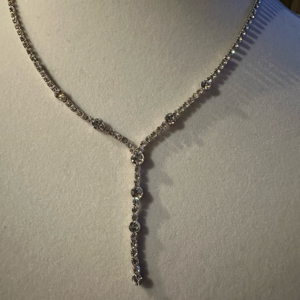 Silver tone Clear Rhinestone Lariat Necklace 24” Adjustable